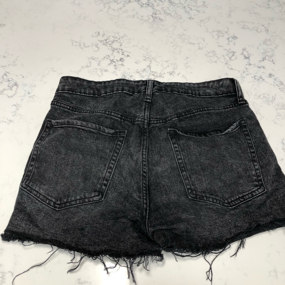 Old Navy Women's Distressed Black Jean Shorts High Rise Size 8 - Picture 3 of 3